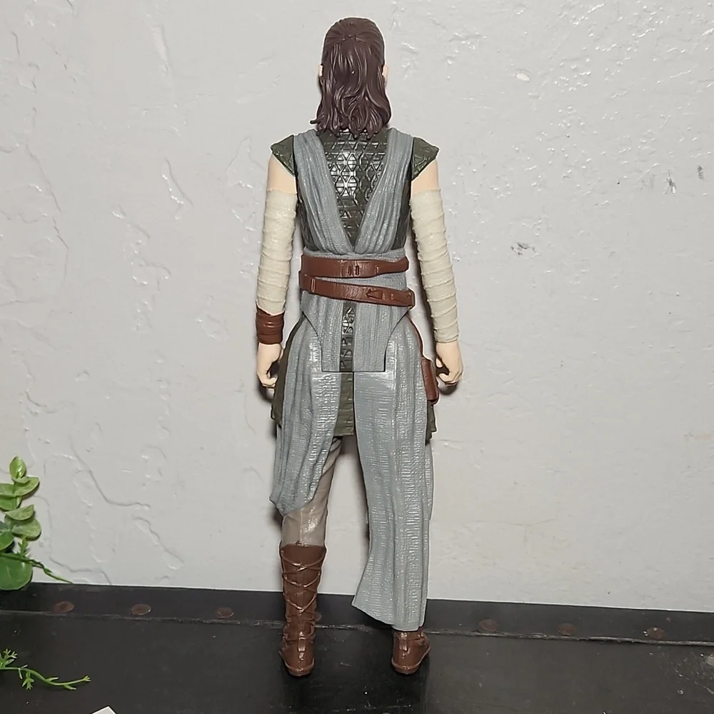 STAR WARS The Last Jedi Rey Training Action Figure